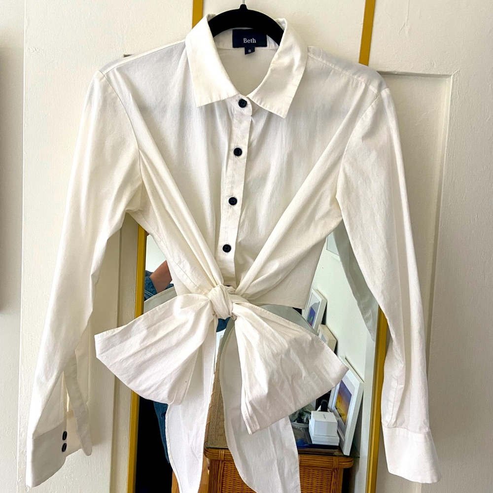 Beth (nyc) White cropped button down shirt, long ties